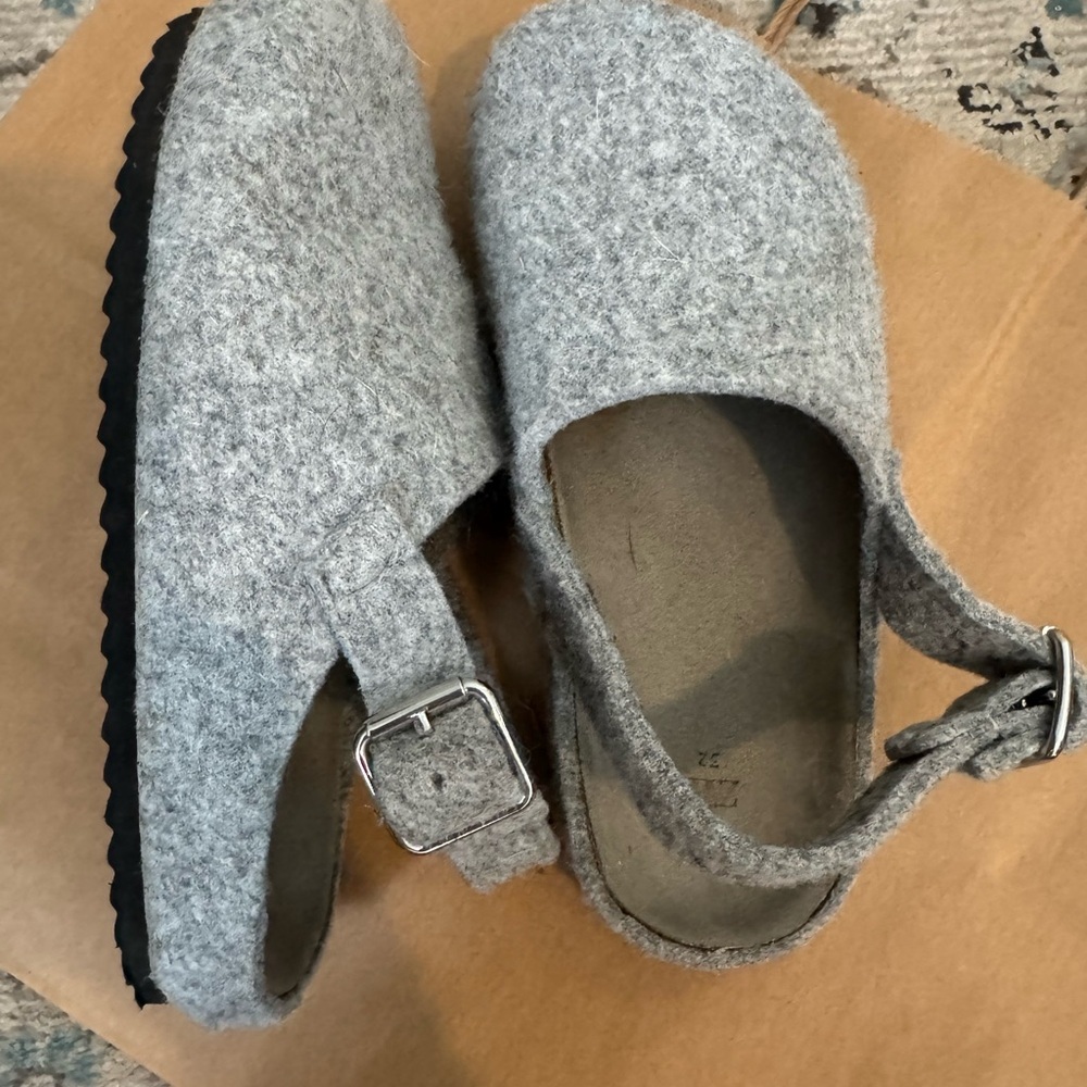 Kid’s Zara Clogs, Grey